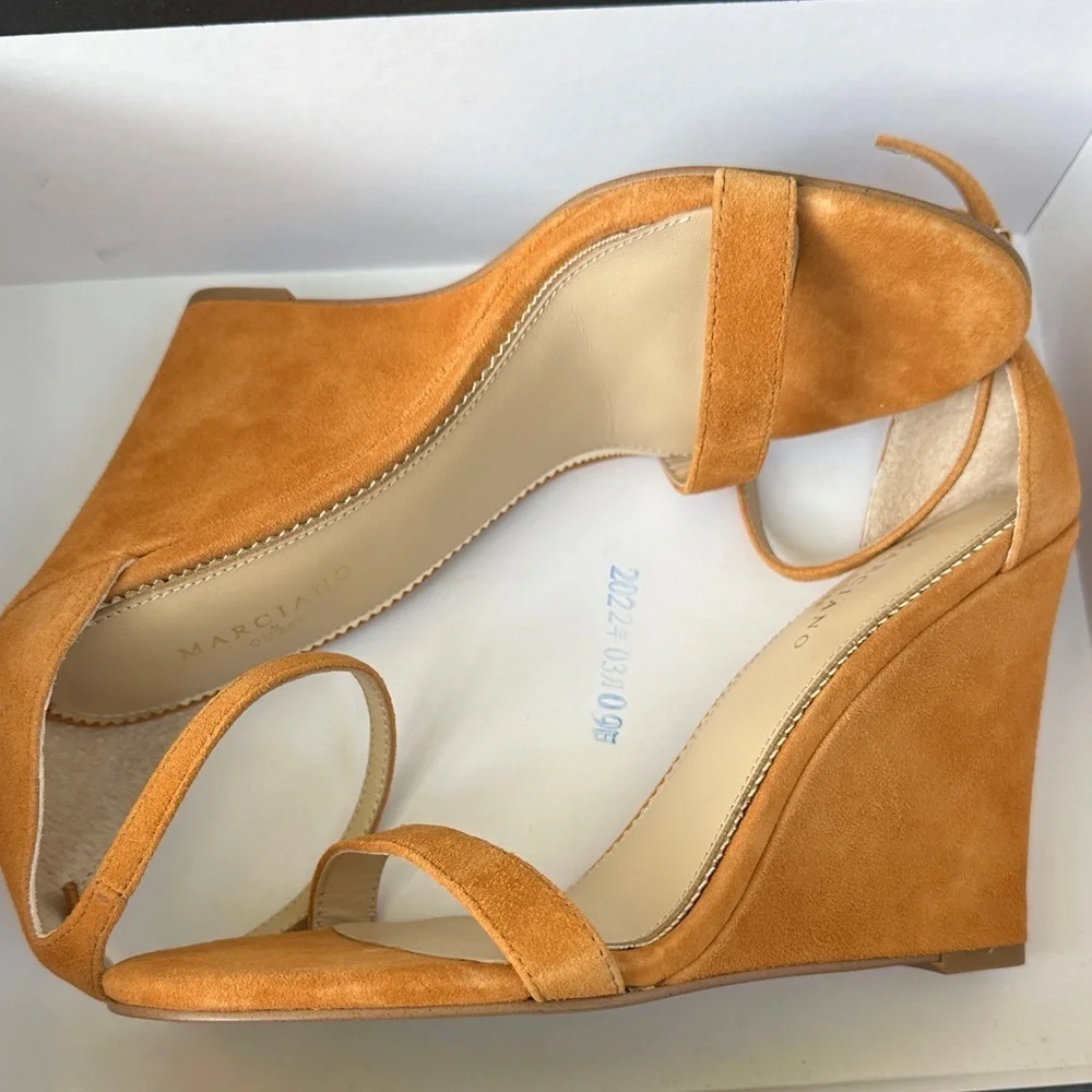 New Guess by Marciano Tan Wedge Sandals SZ 8.5